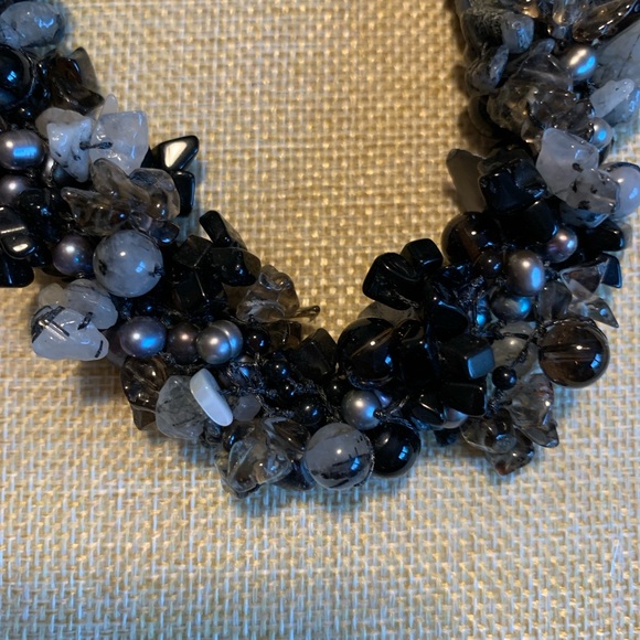 Gorgeous multi strand necklace with Tahitian pearls, gemstones and crystals. - Picture 8 of 12